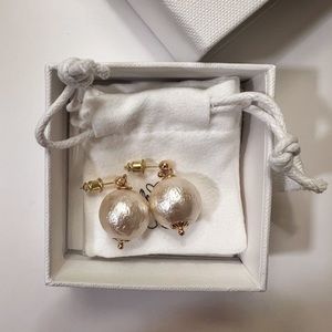 Lightweight Pearl Earrings